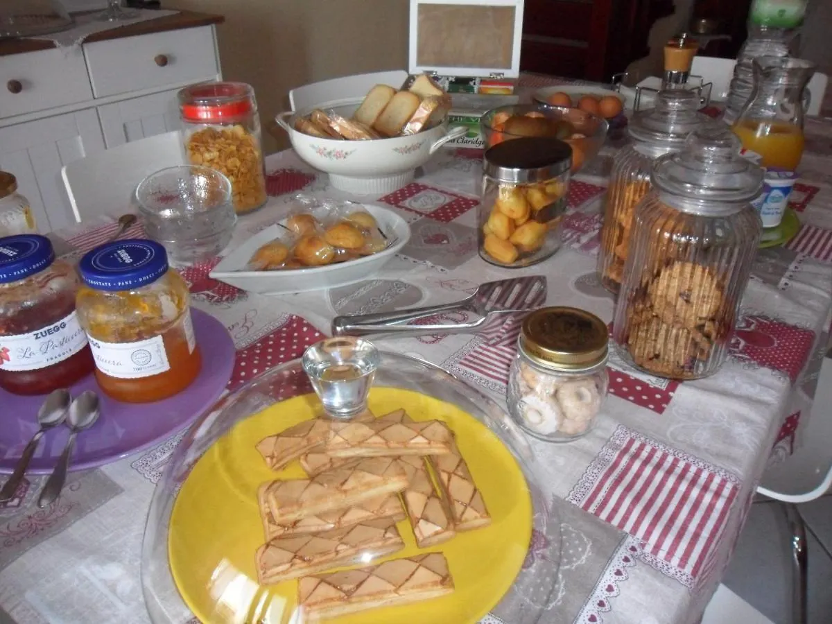 أولبيا B&B A Casa Di Monica إيطاليا